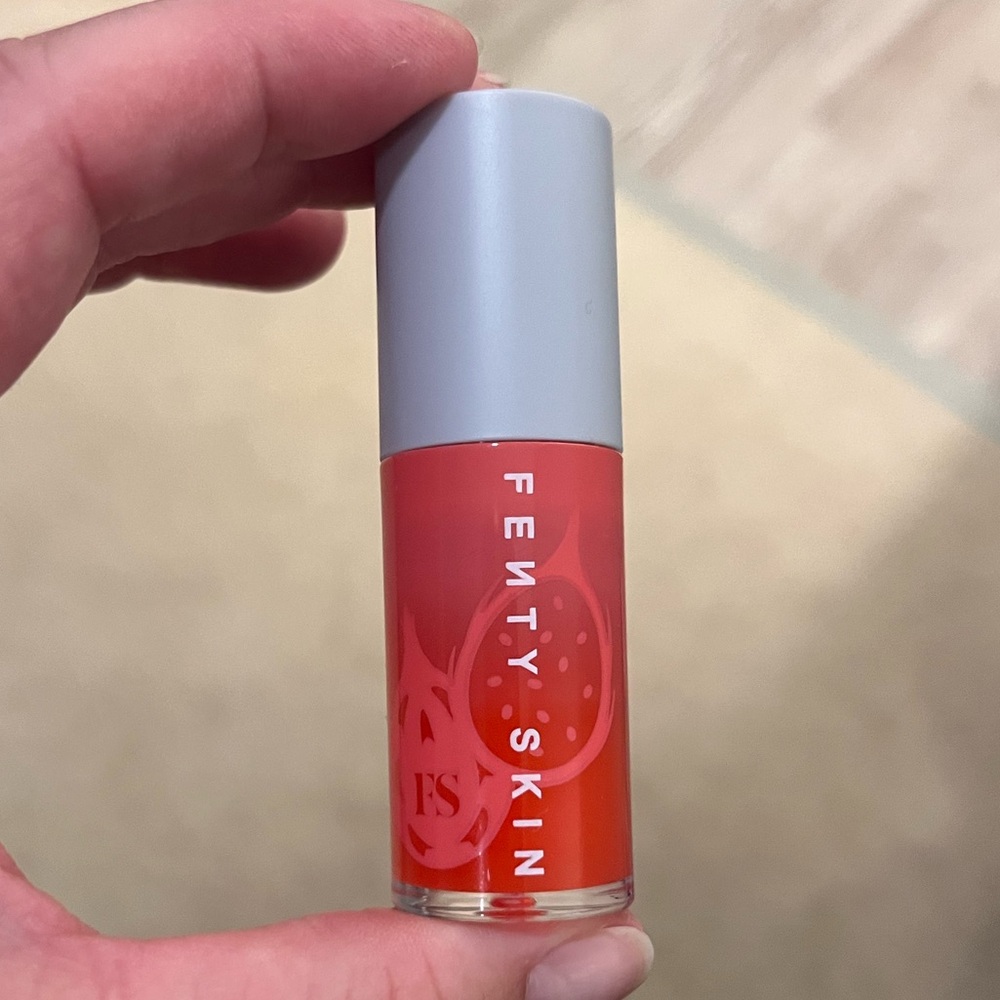 Lip oil